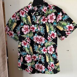 Men's Black Tropical Floral Short-Sleeve Button-Down Shirt